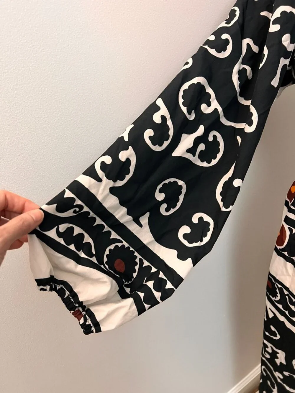 Black & White Printed Long Sleeve Maxi Dress with Belt - Picture 6 of 14